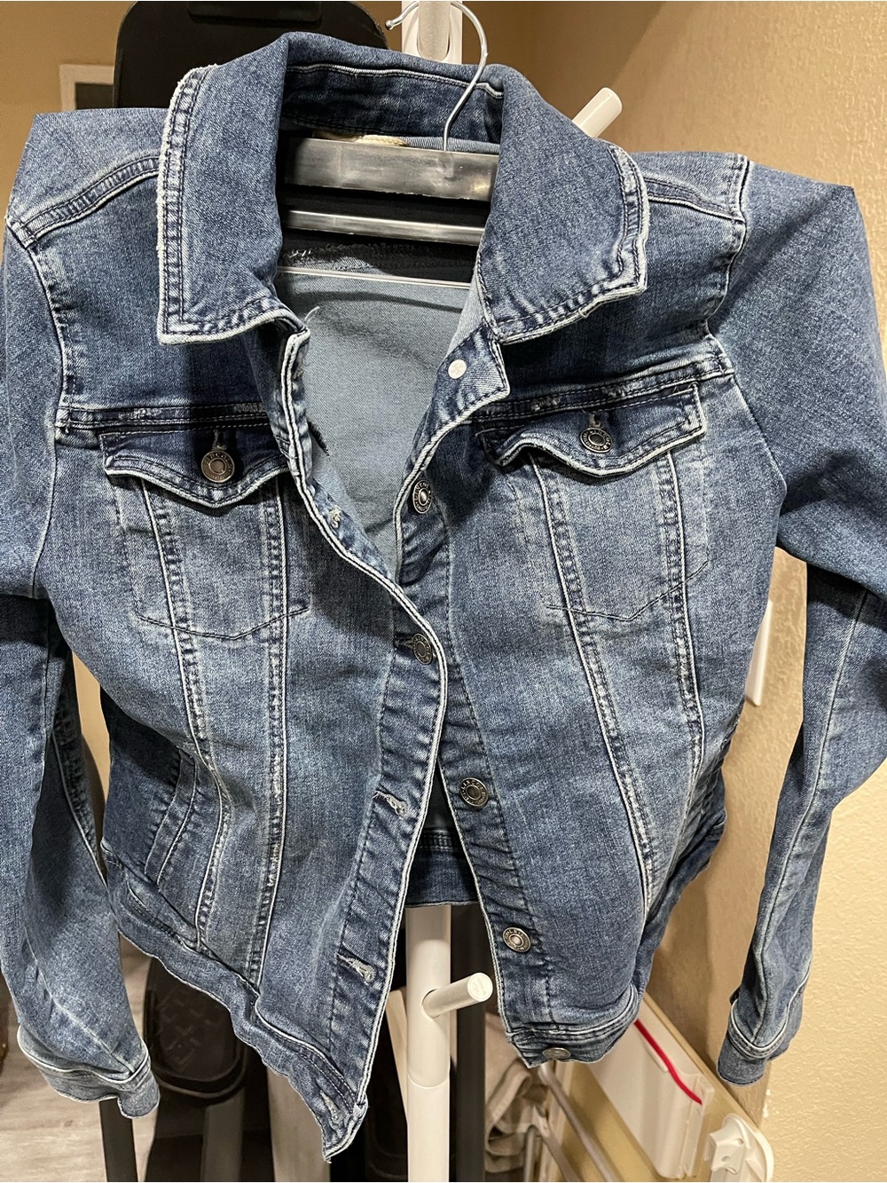 Women's Classic Denim Jean Jacket - Blue